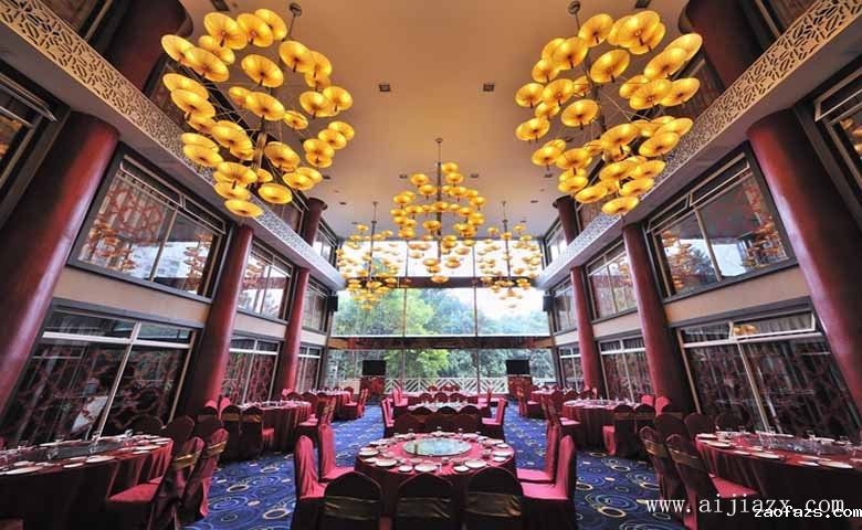 大方雅逸的中式餐馆包间装修效果图